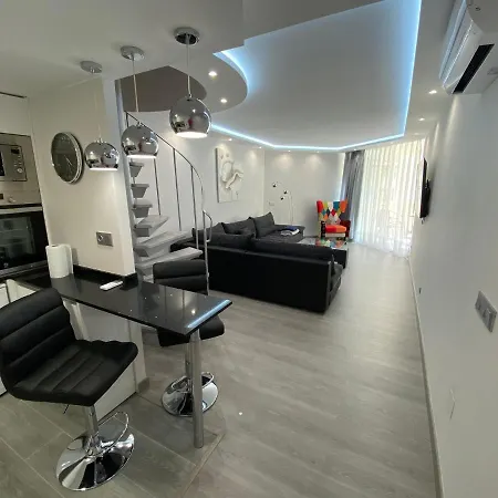 Apartment 2000 *
