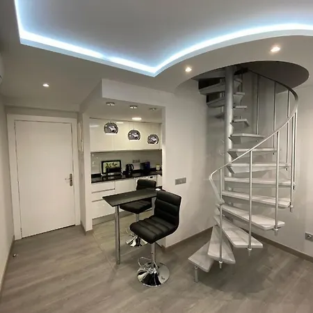 2000 Apartment